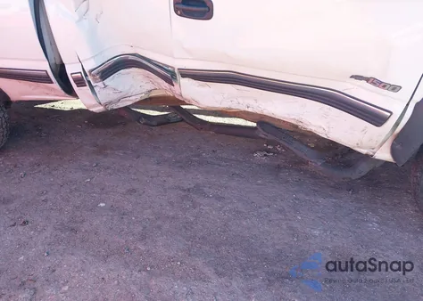 2002 Chevrolet Silverado 1500 Ls z USA, uszkodzony, nr VIN 2GCEK19T421303082